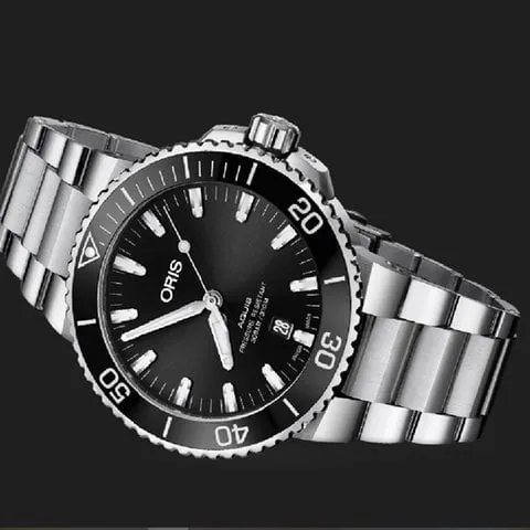 Oris Aquis Date 01 733 7730 4134-07 8 24 05PEB 43.5mm Stainless steel Black