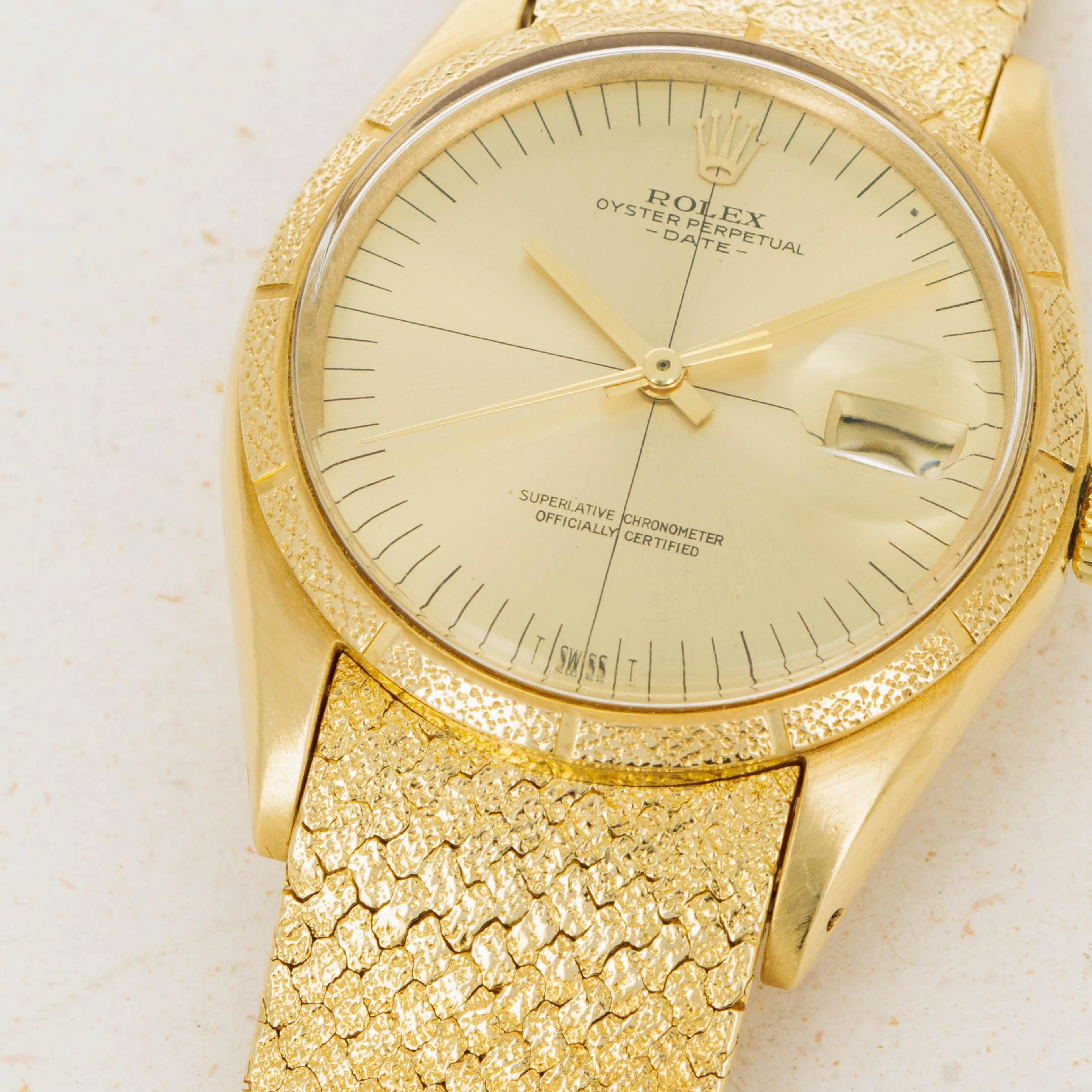 Rolex Oyster Perpetual Date 1510 34mm Yellow gold Champagne 6