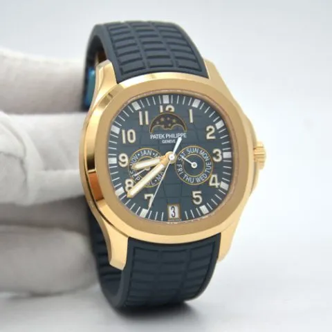 Patek Philippe Aquanaut 5261R-001 40mm Rose gold Blue