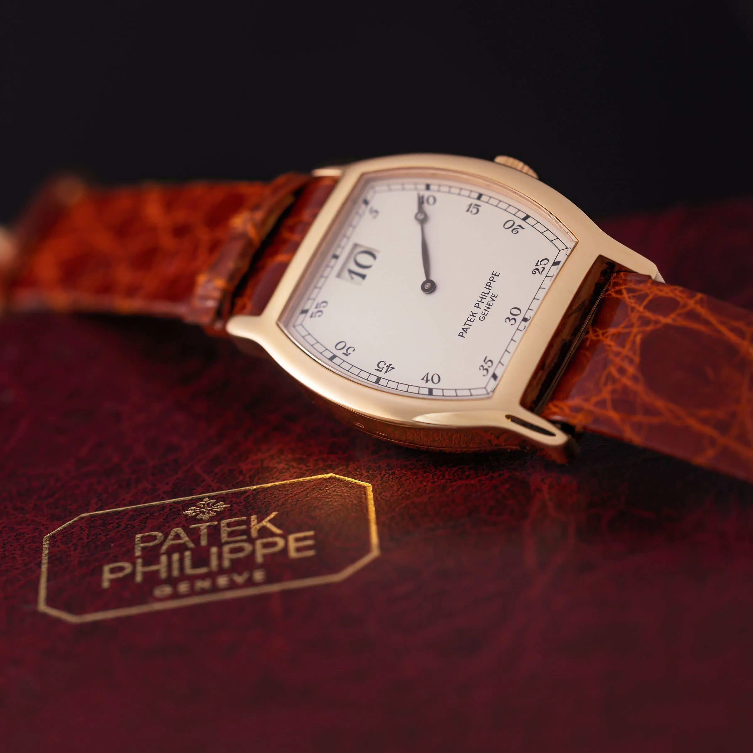 Patek Philippe JUMP HOUR 3969 38mm Rose gold Opaline 5