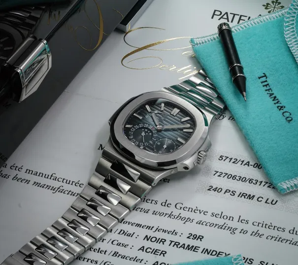 Patek Philippe Nautilus 5712/1A 42.5mm Stainless steel 1