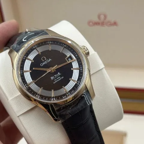 Omega De Ville Hour Vision 431.63.41.21.13.001 41mm Rose gold Brown