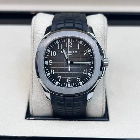 Patek Philippe Aquanaut 5167A-001 40mm Stainless steel Black