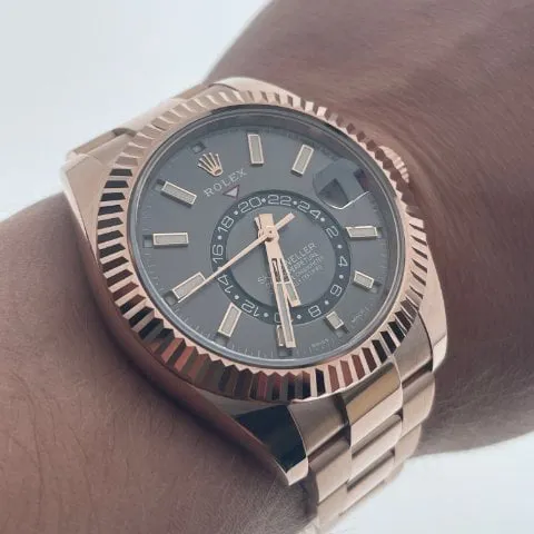 Rolex Sky-Dweller 326935 42mm Rose gold Pink