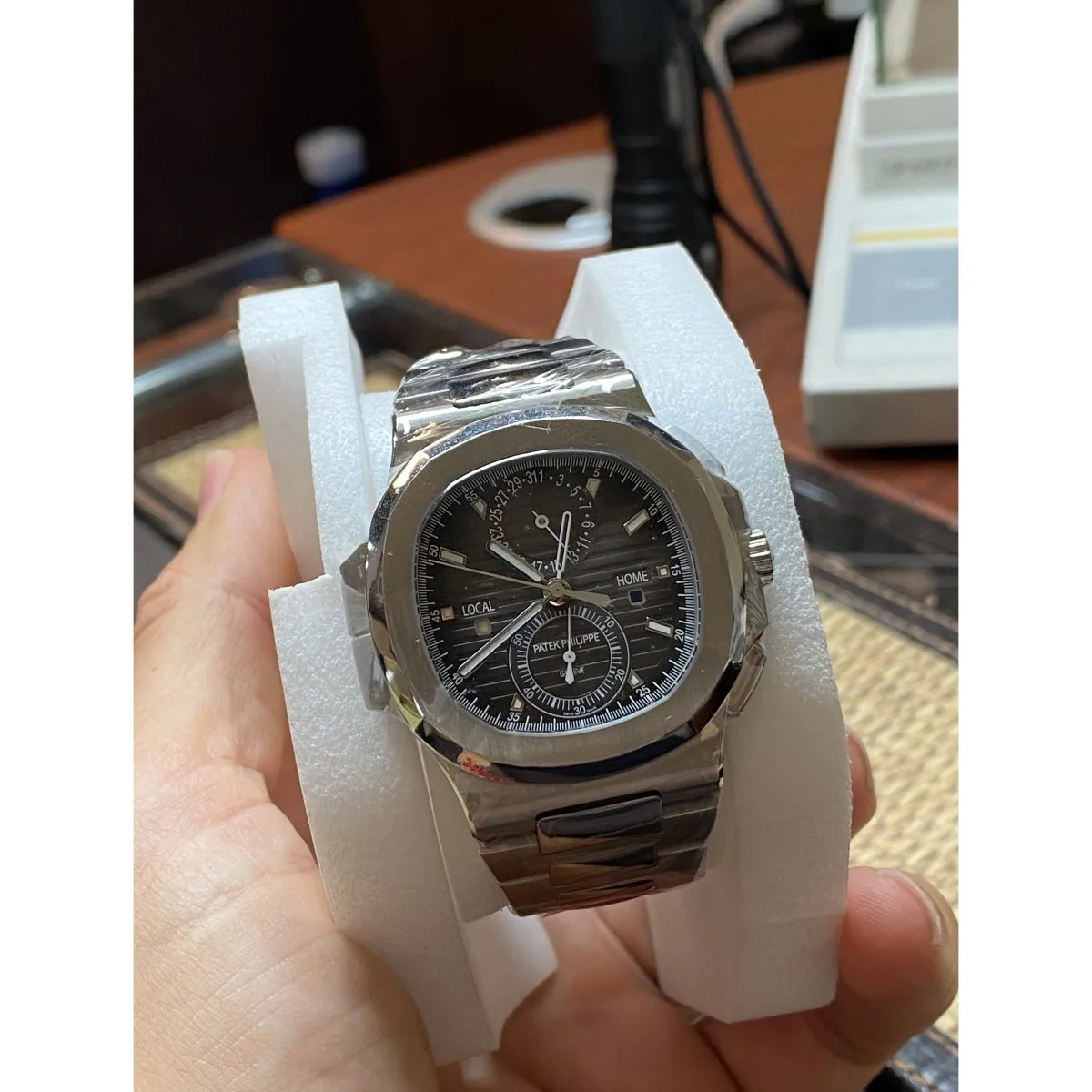 Patek Philippe Nautilus 5990/1A 40.5mm Stainless steel Black