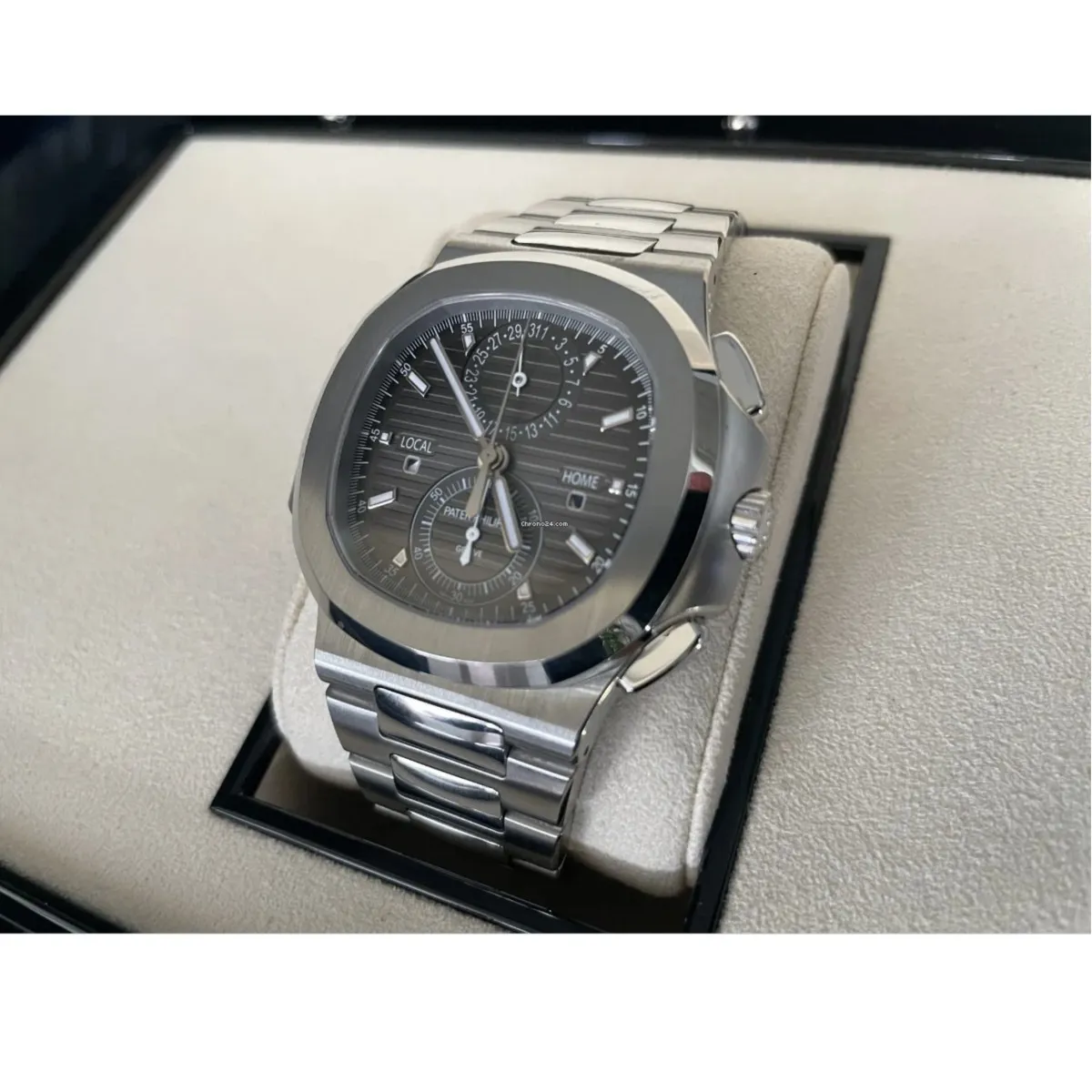 Patek Philippe Nautilus 5990/1A-001 40.5mm Stainless steel Black