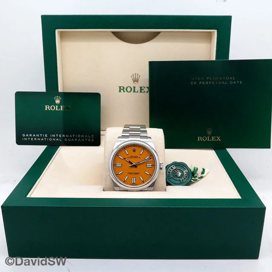 Rolex Oyster Perpetual 41 124300 41mm Stainless steel Yellow 1