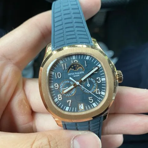 Patek Philippe Aquanaut 5261R-001 40mm Rose gold Blue