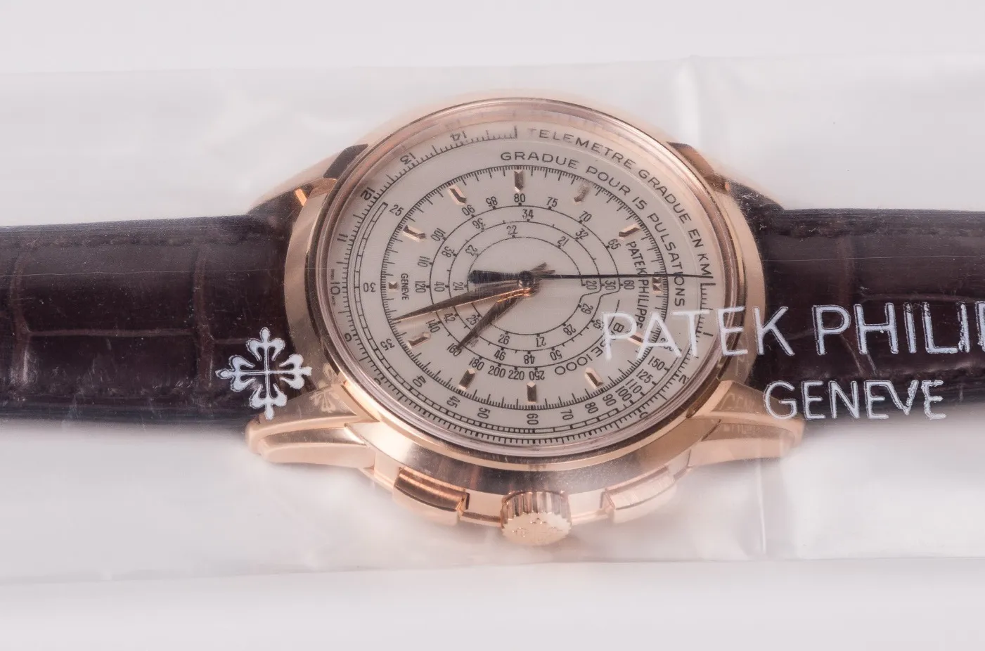 Patek Philippe Multi-Scale Chronograph 5975 46.7mm Yellow gold Silvery 23