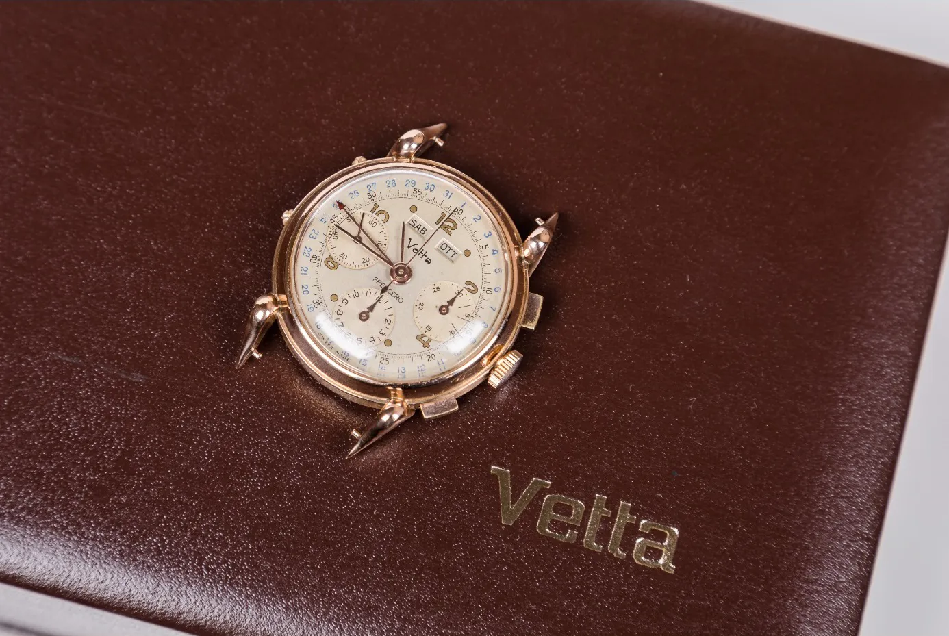 Wyler Vetta Triple-Calendar Chronograph 4143 37mm Rose gold 1