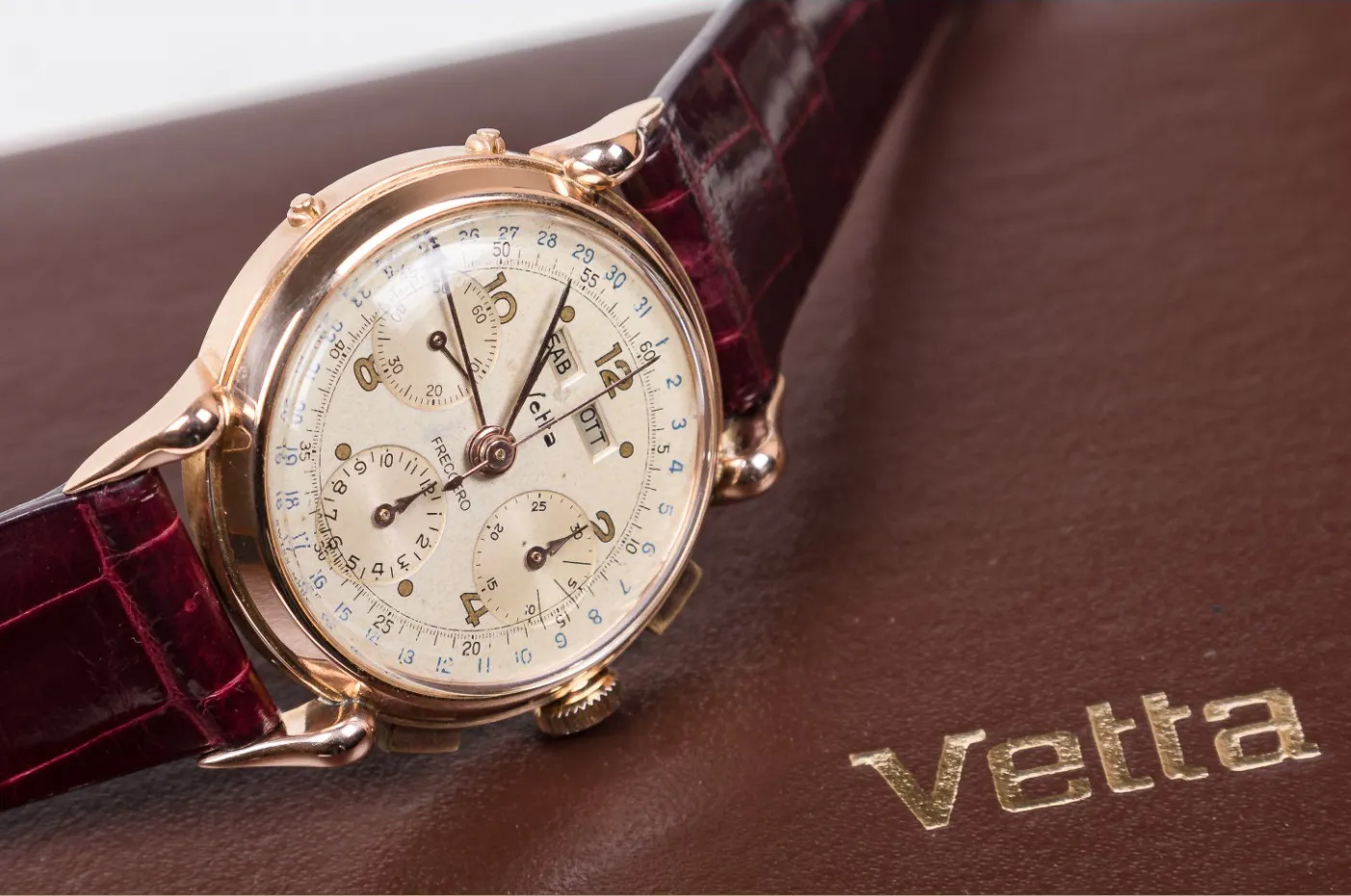 Wyler Vetta Triple-Calendar Chronograph 4143 37mm Rose gold 4