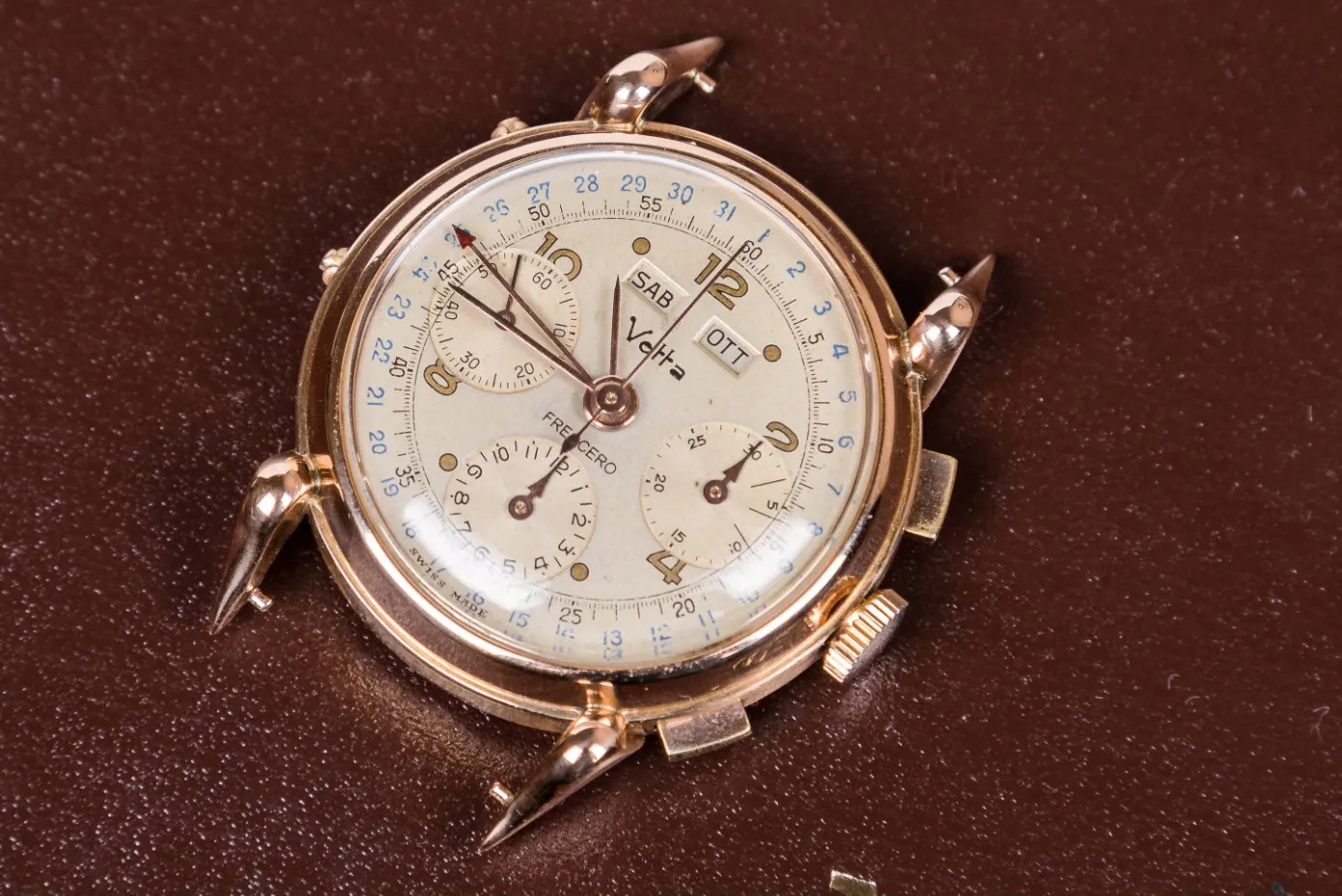 Wyler Vetta Triple-Calendar Chronograph 4143 37mm Rose gold 5