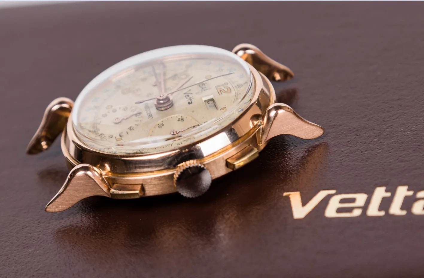 Wyler Vetta Triple-Calendar Chronograph 4143 37mm Rose gold 11