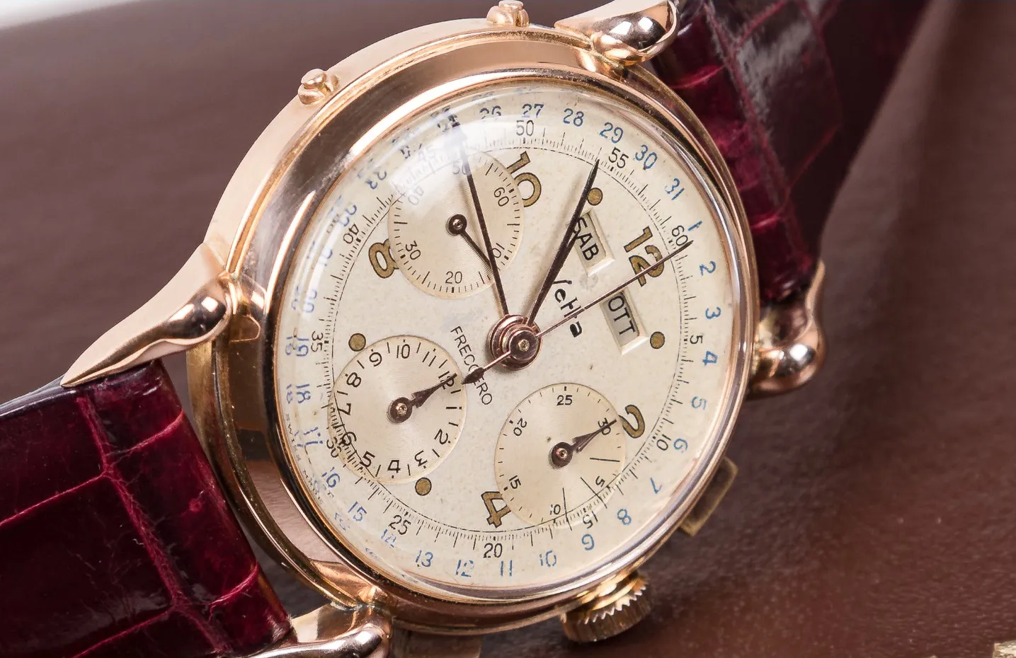 Wyler Vetta Triple-Calendar Chronograph 4143 37mm Rose gold 7