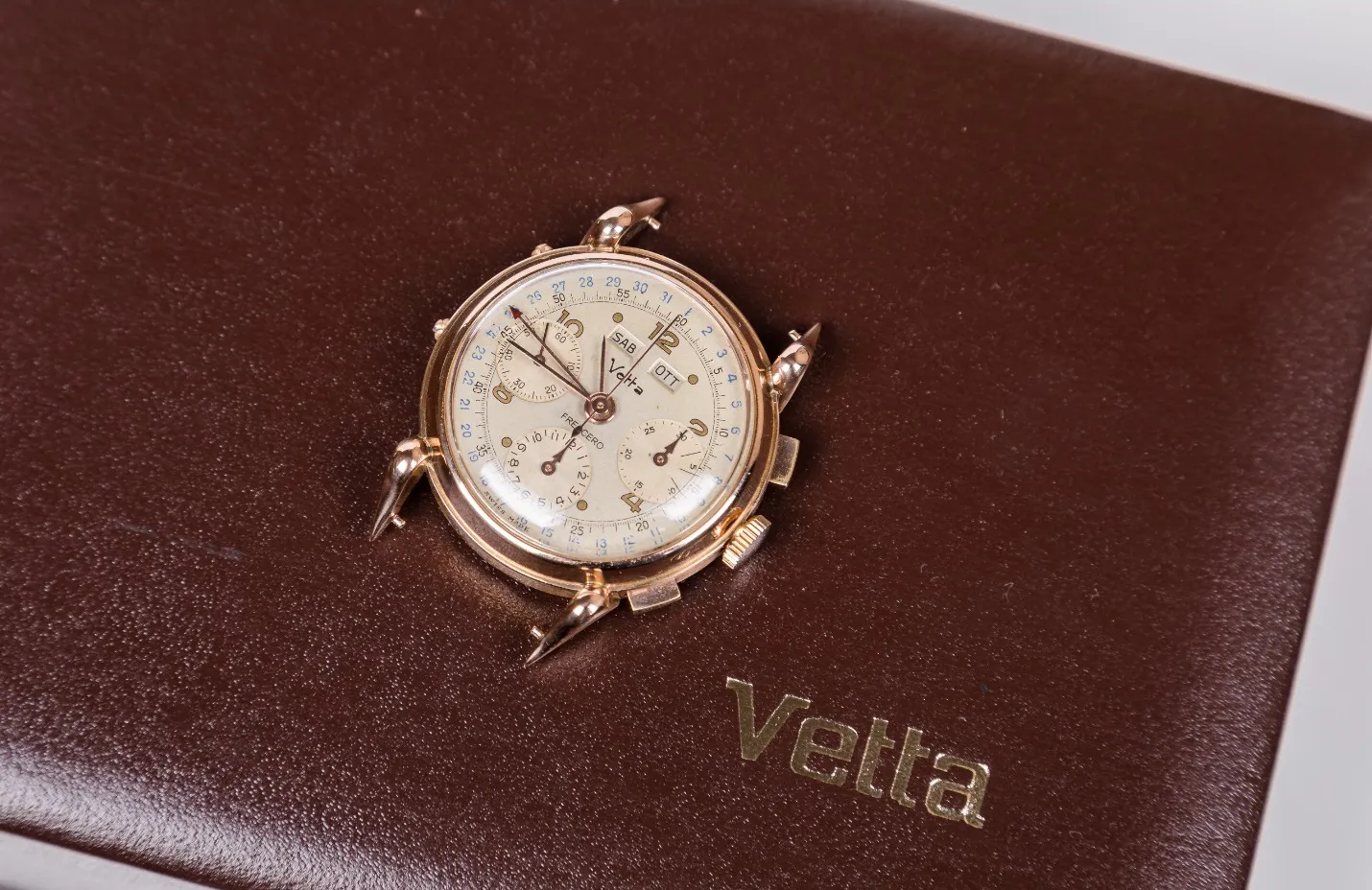 Wyler Vetta Triple-Calendar Chronograph 4143 37mm Rose gold 9