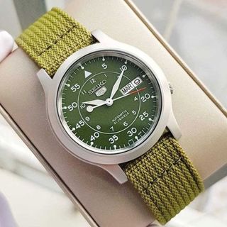 6849084_320.jpeg