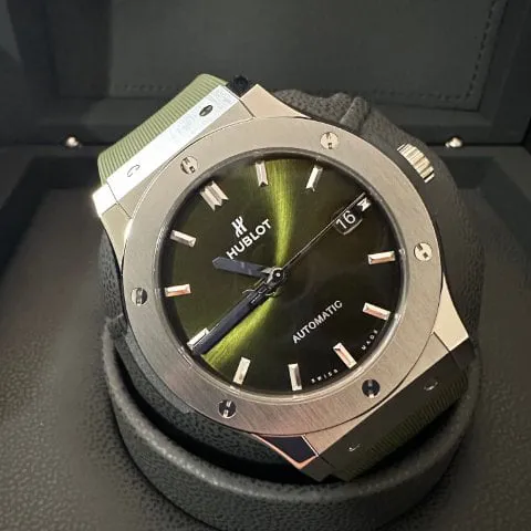 Hublot Classic Fusion 511.NX.8970.RX 45mm Titanium Green