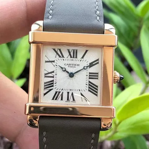 Cartier Tank 2684G 28mm Yellow gold White