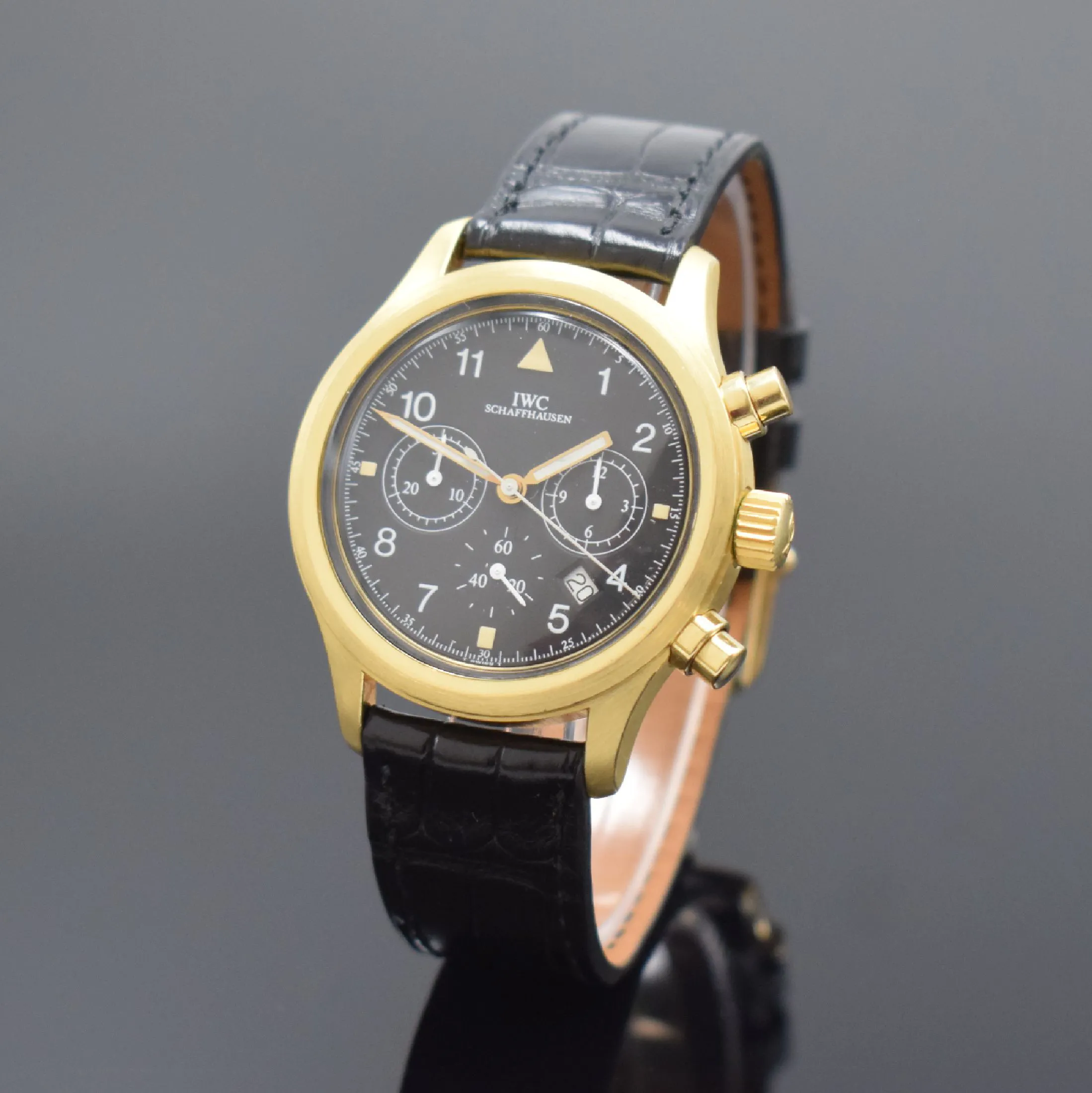 IWC Pilot 3740 36mm Yellow gold Black