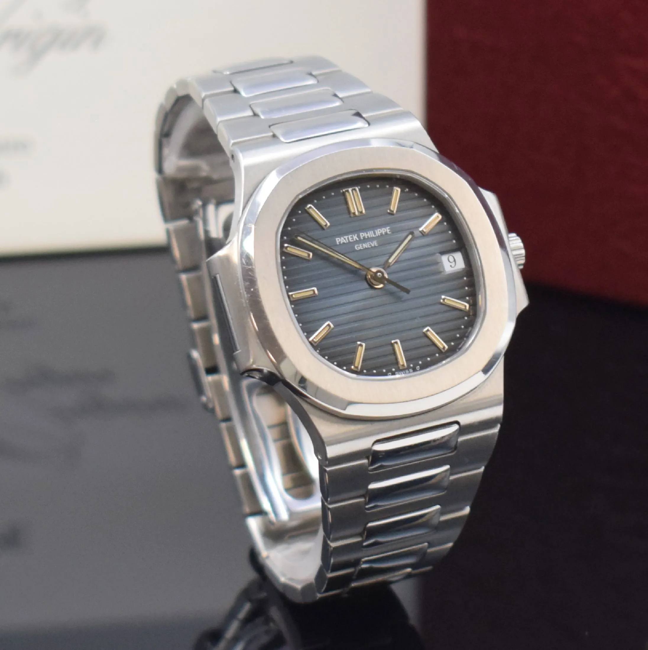 Patek Philippe Nautilus 3800/001 39mm Stainless steel Gray 1