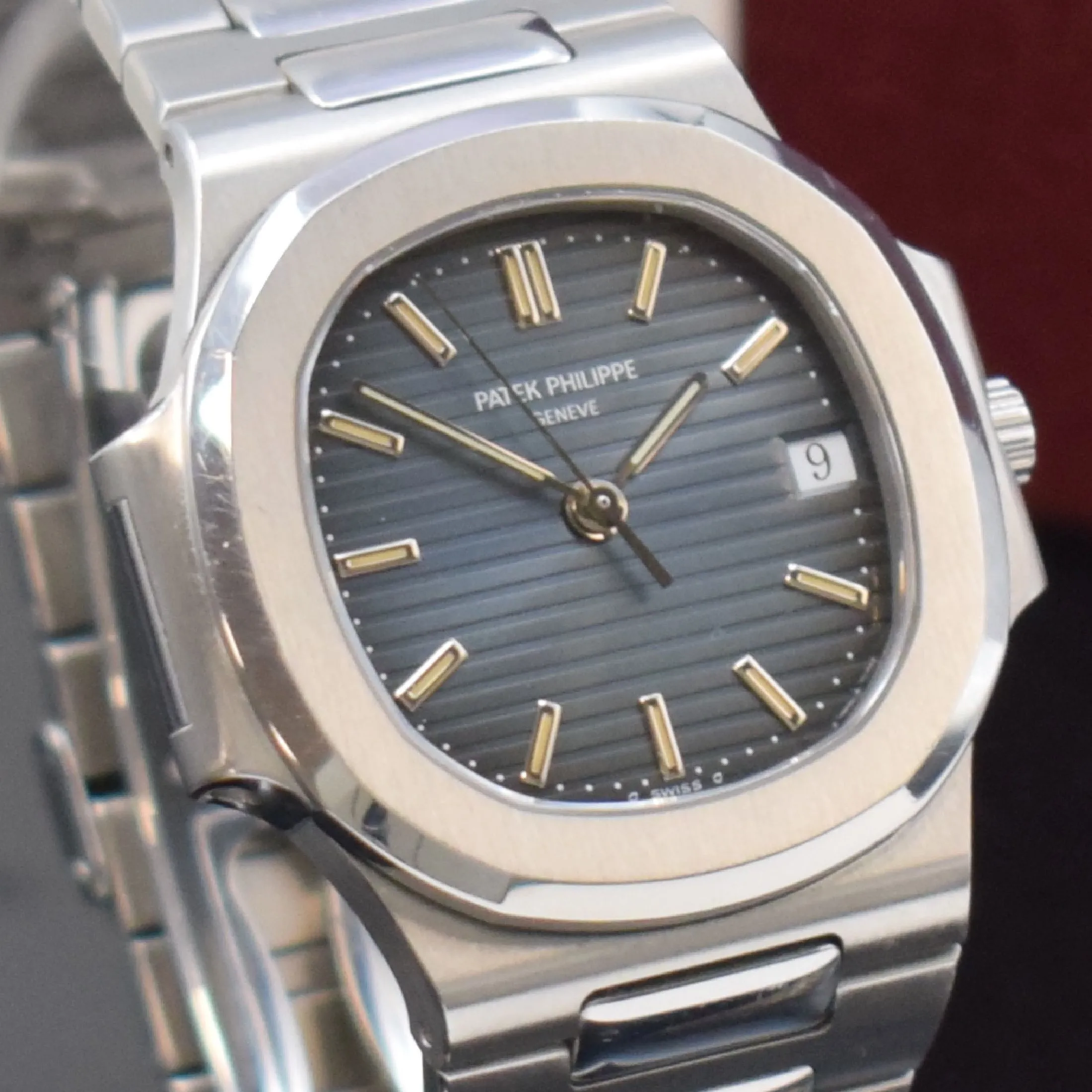 Patek Philippe Nautilus 3800/001 39mm Stainless steel Gray 2