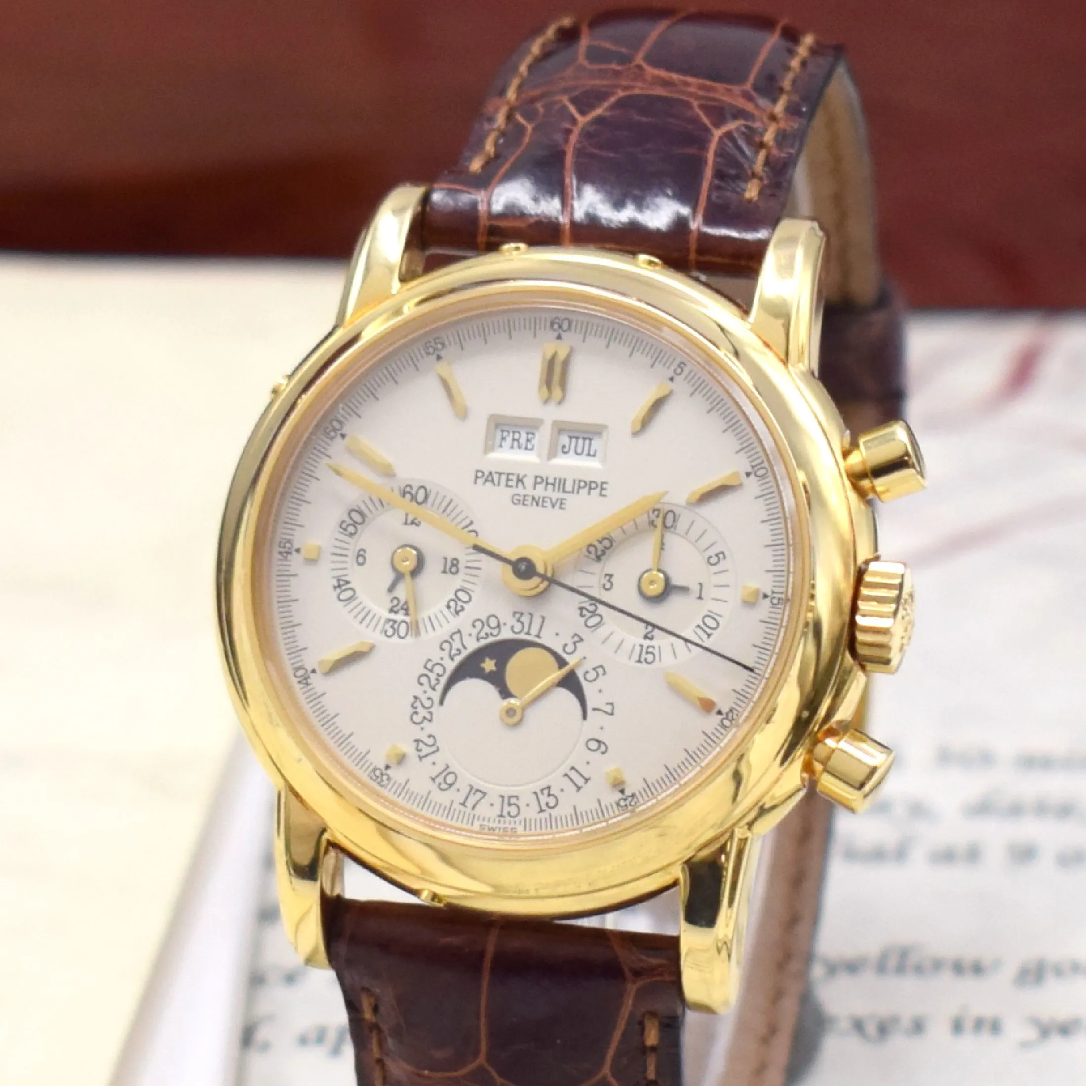 Patek Philippe Perpetual Calendar Chronograph 3970E 36mm Yellow gold Silver 1