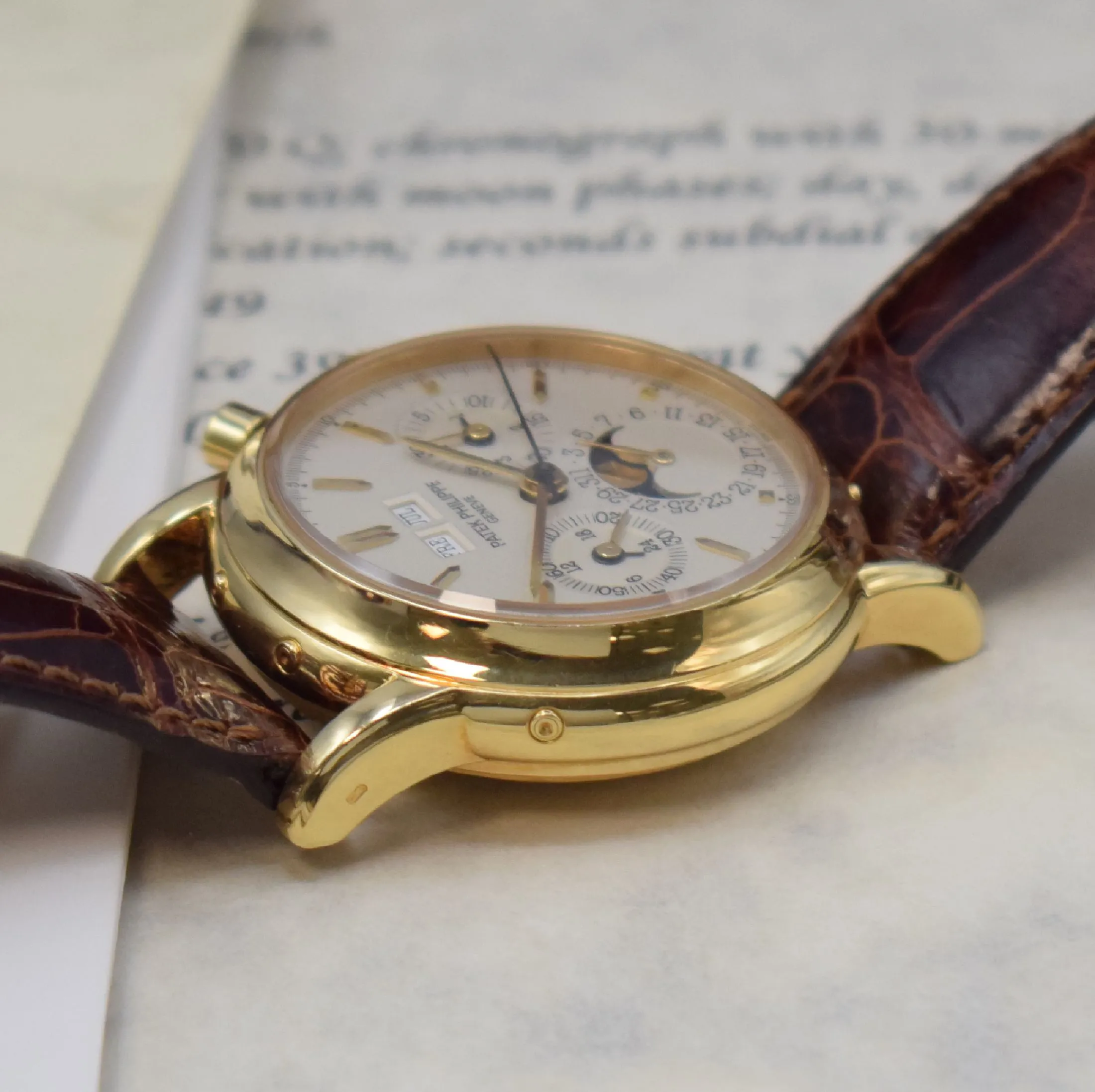 Patek Philippe Perpetual Calendar Chronograph 3970E 36mm Yellow gold Silver 6