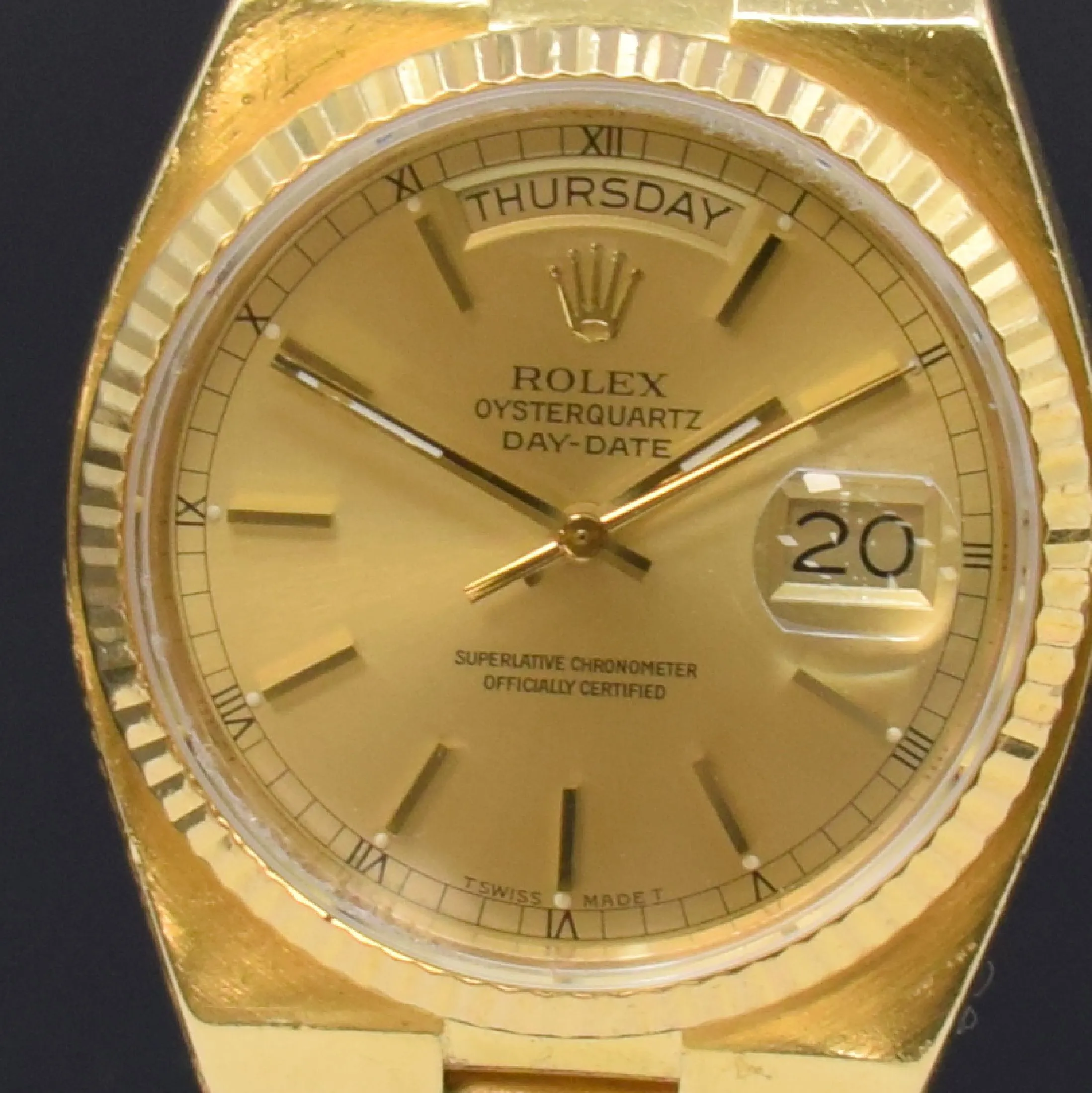 Rolex Day-Date Oysterquartz 19018 36mm Yellow gold Champagne 12