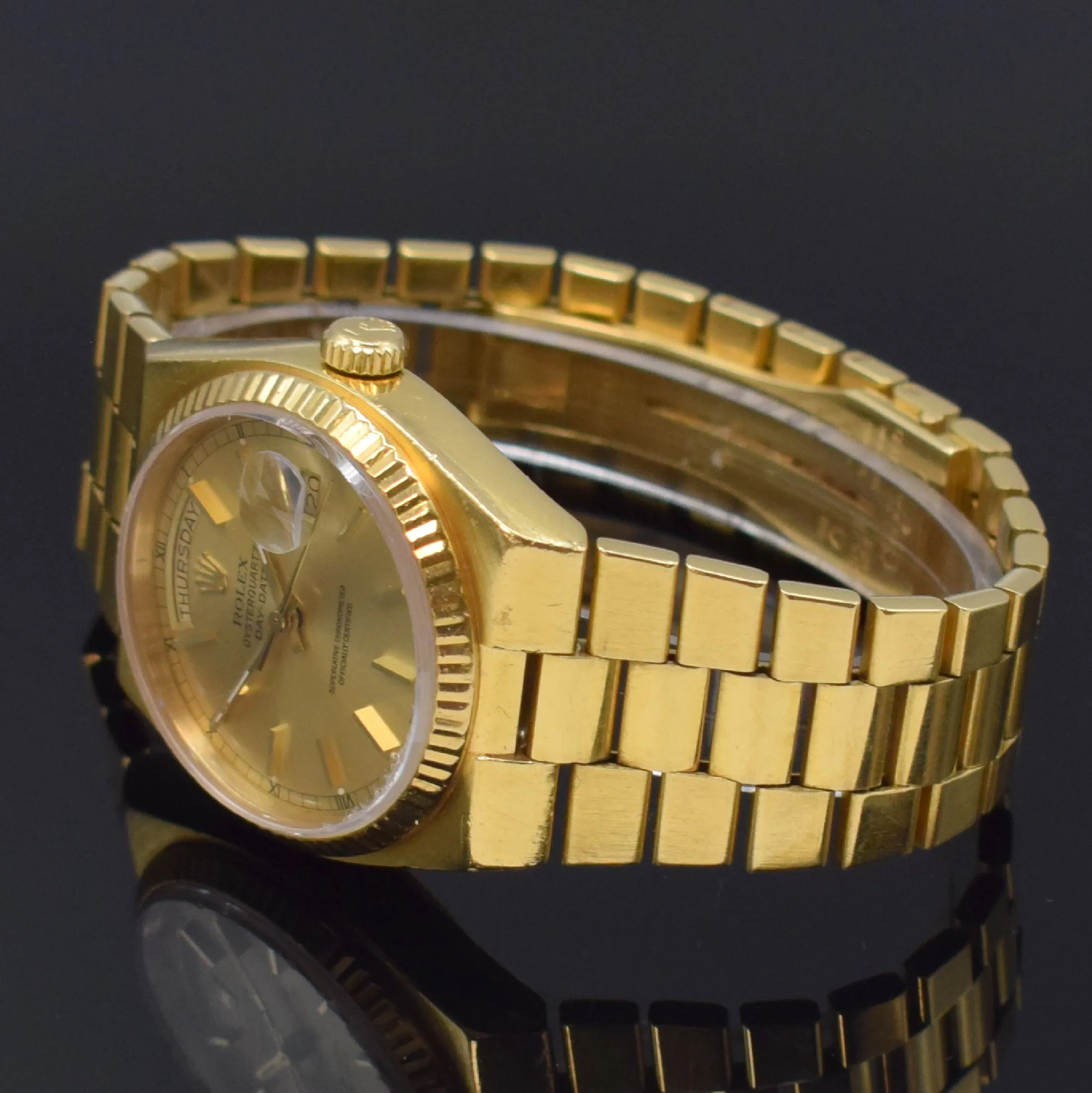 Rolex Day-Date Oysterquartz 19018 36mm Yellow gold Champagne 13