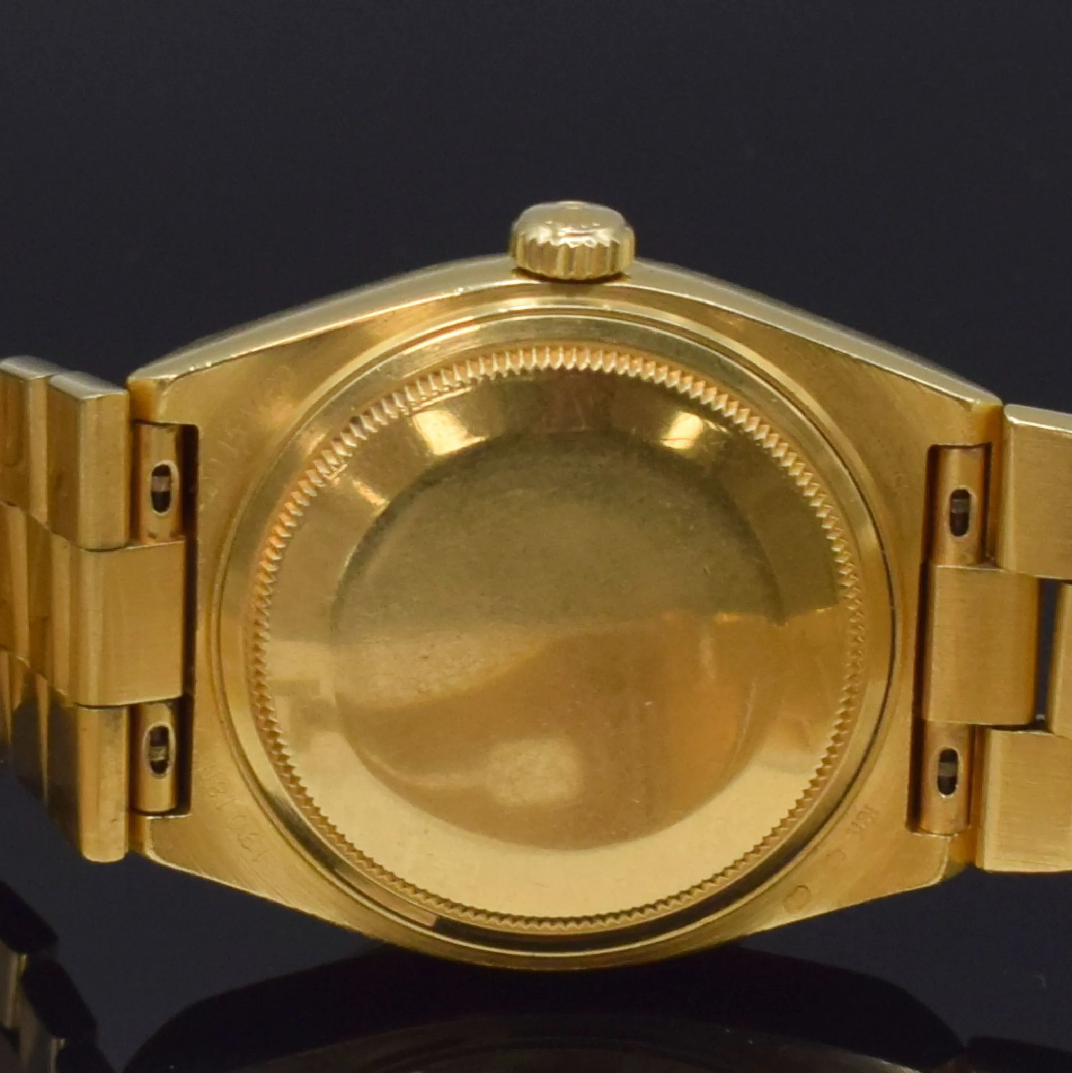 Rolex Day-Date Oysterquartz 19018 36mm Yellow gold Champagne 2