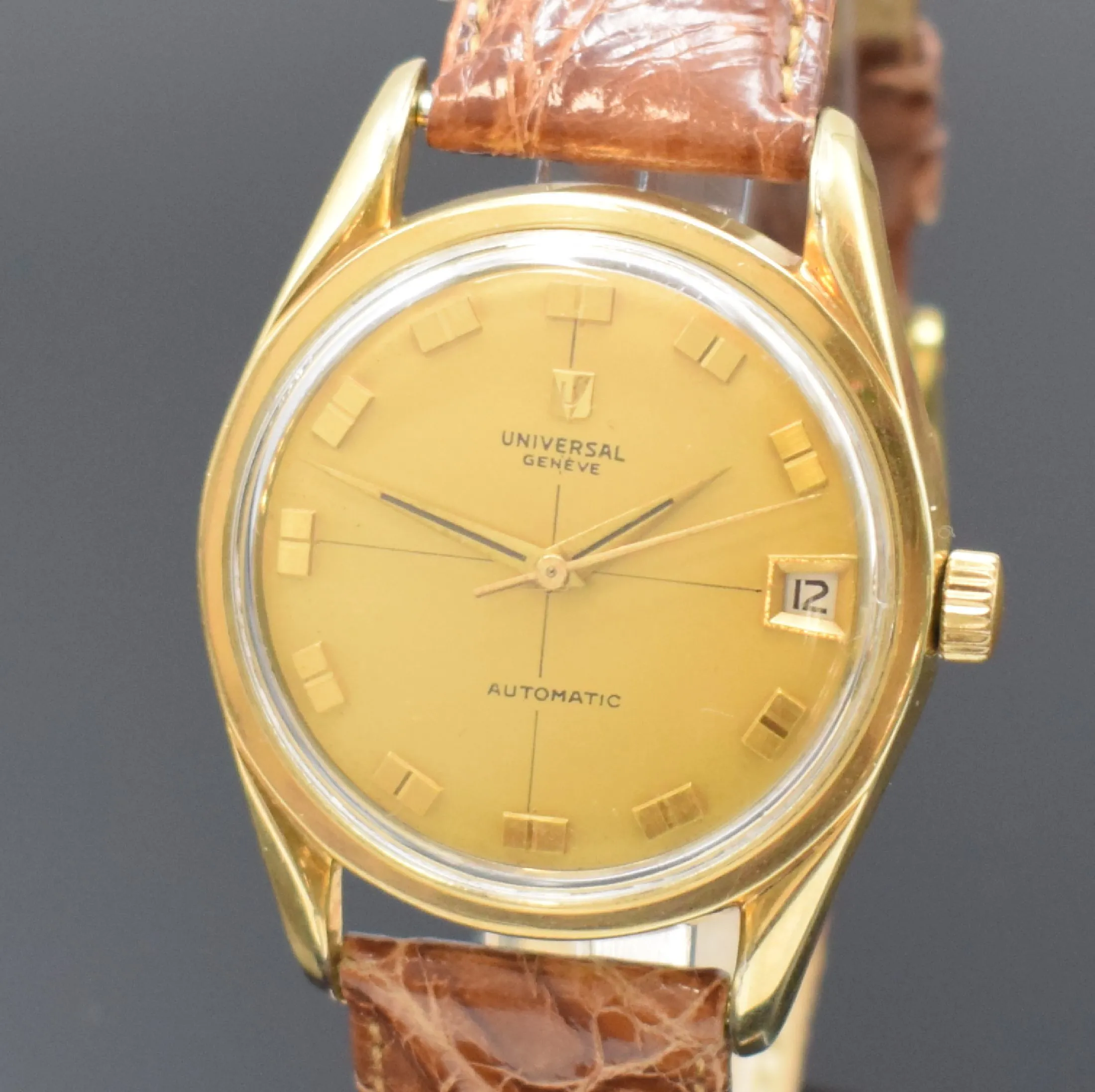 Universal Genève Polerouter 35mm Gold-plated Gilt dial 1