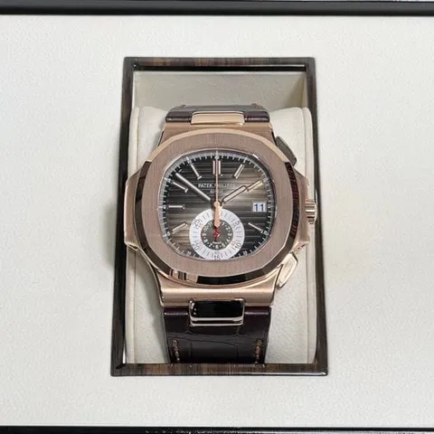 Patek Philippe Nautilus 5980R-001 40.5mm Rose gold Brown