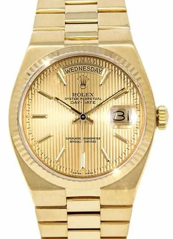 Rolex Day-Date Oysterquartz 19018 36mm Yellow gold Champagne