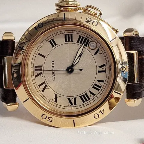 Cartier Pasha 1035 35mm Yellow gold Champagne