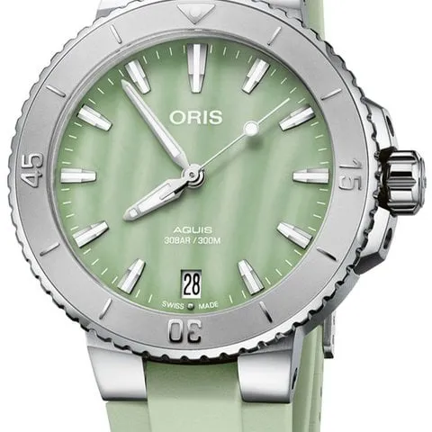 Oris Aquis 01 733 7770 4157-07 4 18 67FC 36.5mm Stainless steel Green