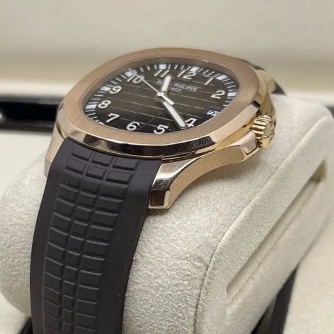 Patek Philippe Aquanaut 5167R-001 40mm Rose gold Brown