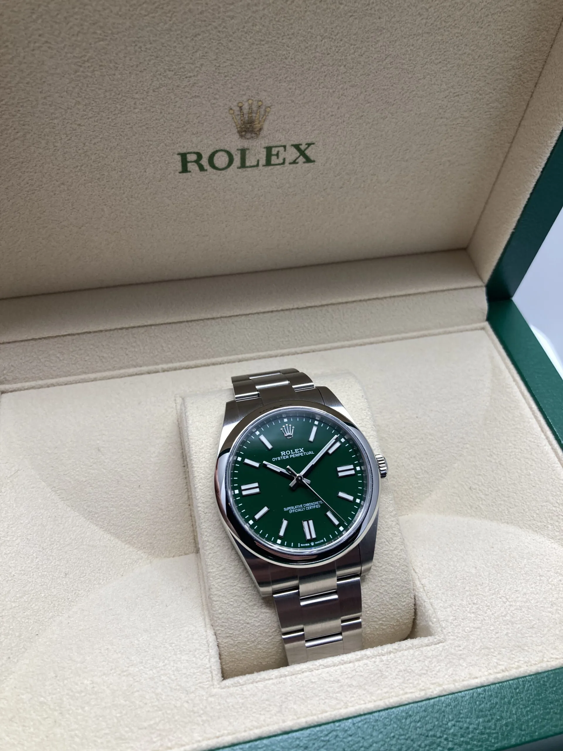 Rolex Oyster Perpetual 41 124300 41mm Oystersteel Black 4