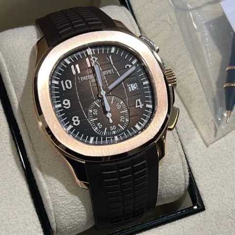 Patek Philippe Aquanaut 5968R-001 42mm Rose gold Brown