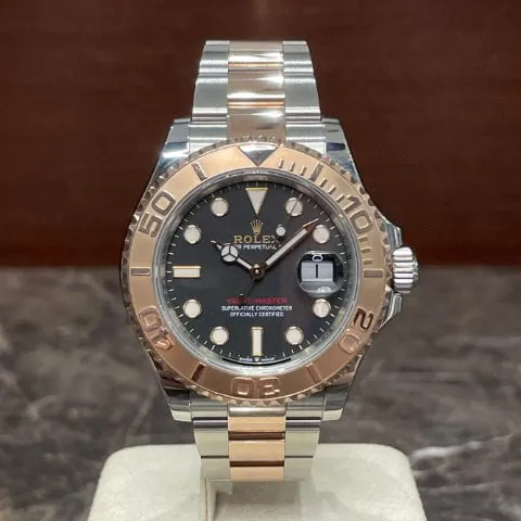 Rolex Yacht-Master 40 126621 40mm Yellow gold and Stainless steel Black