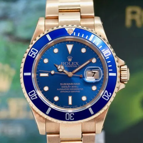 Rolex Submariner 16618 40mm Yellow gold Blue