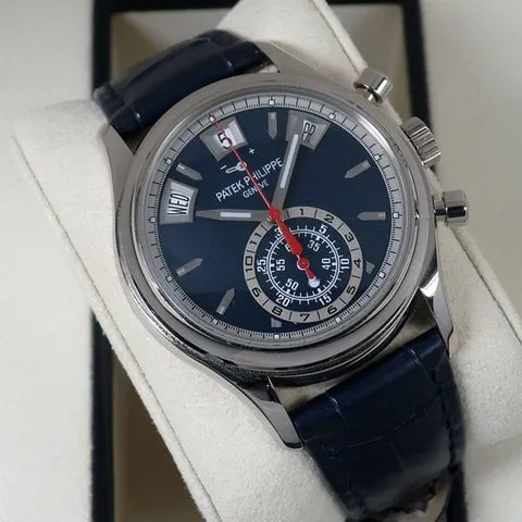 Patek Philippe Annual Calendar Chronograph 5960/01G-001 40.5mm White gold Blue