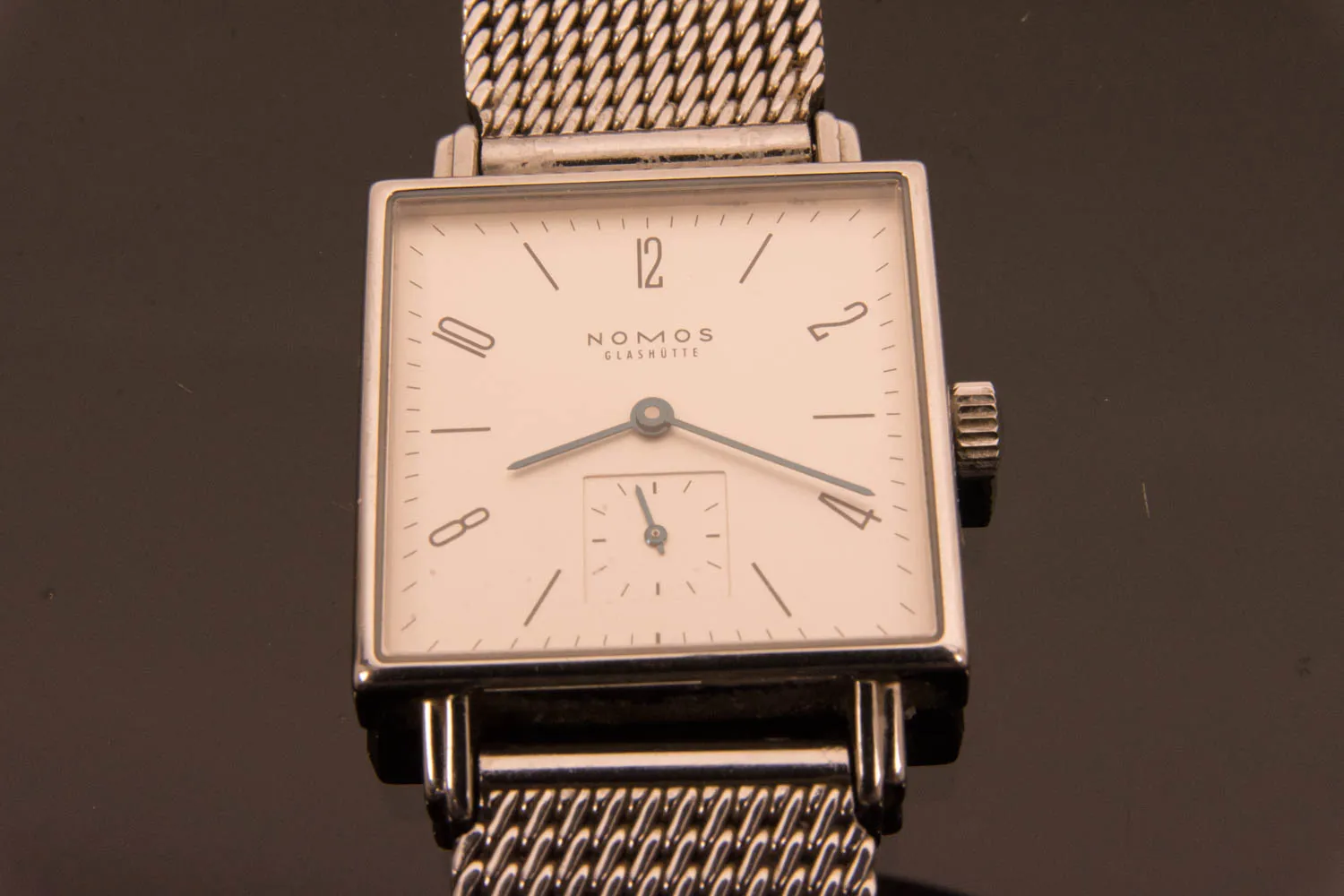 NOMOS Tetra