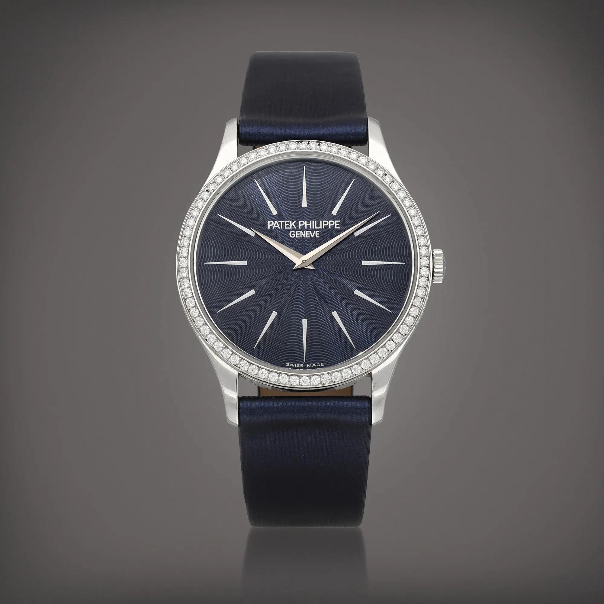 Patek Philippe Calatrava 4896 33mm White gold Blue 1