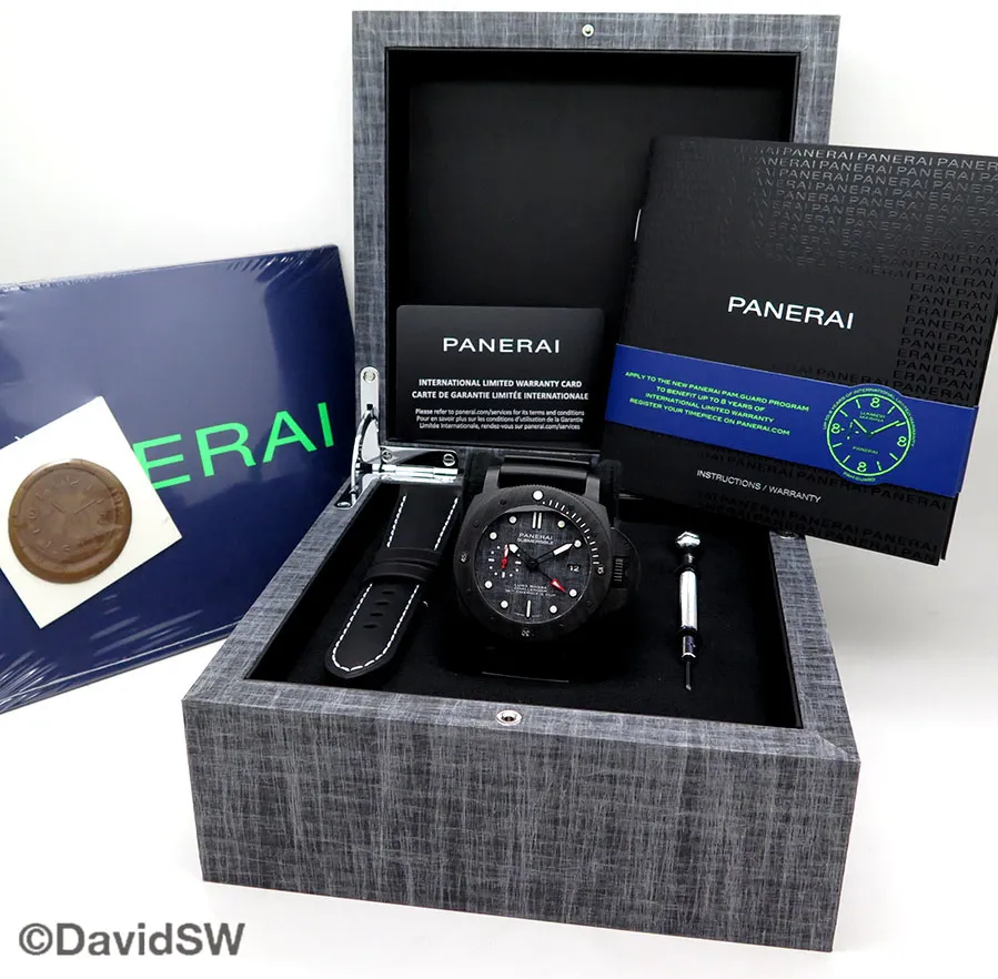 Panerai Submersible PAM01039 47mm Carbotech Gray 1