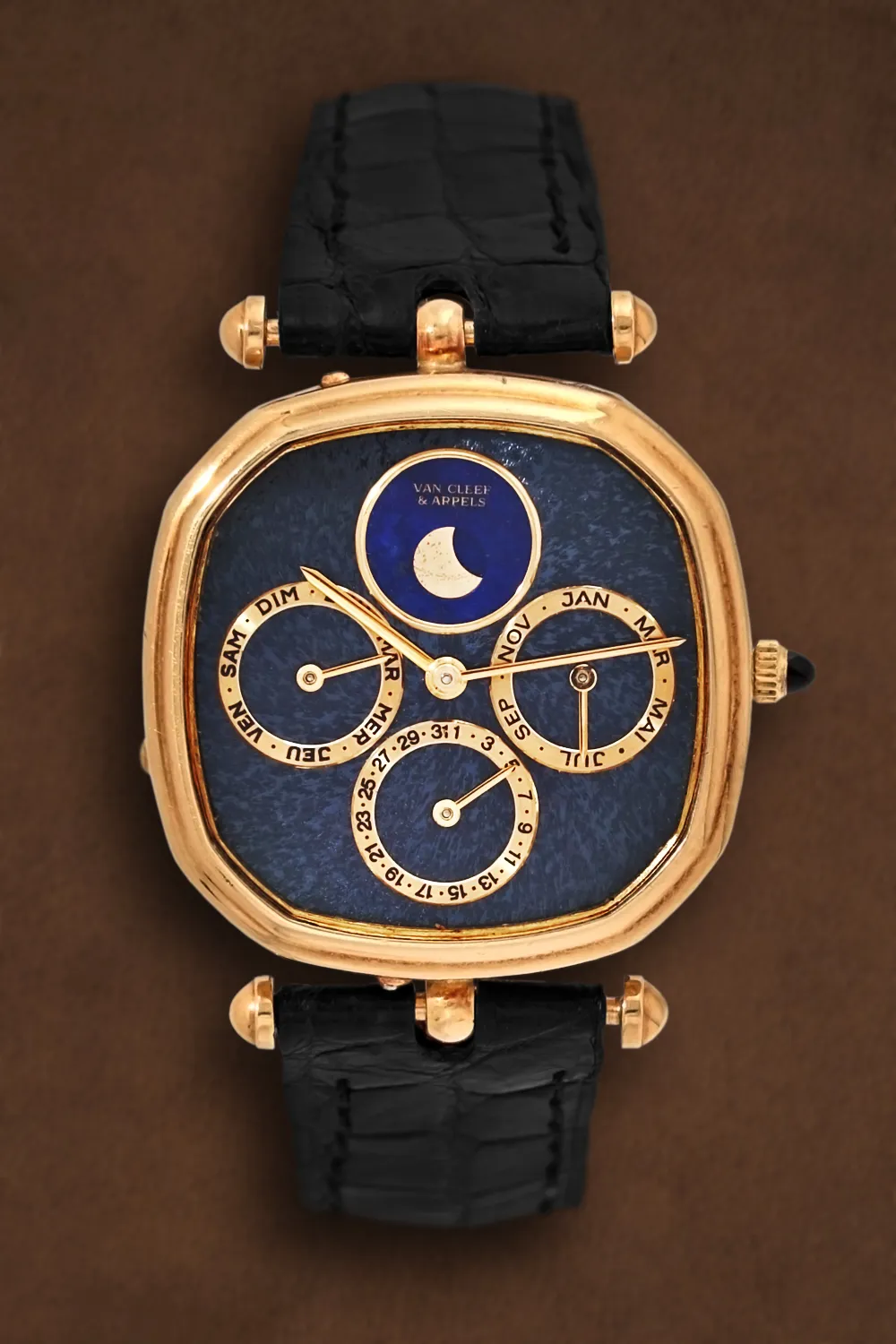 Gérald Genta Perpetual Calendar G.1988 32mm Yellow gold Black 2