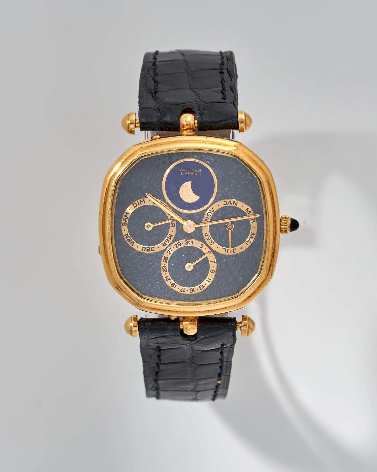 Gérald Genta Perpetual Calendar G.1988 32mm Yellow gold Black