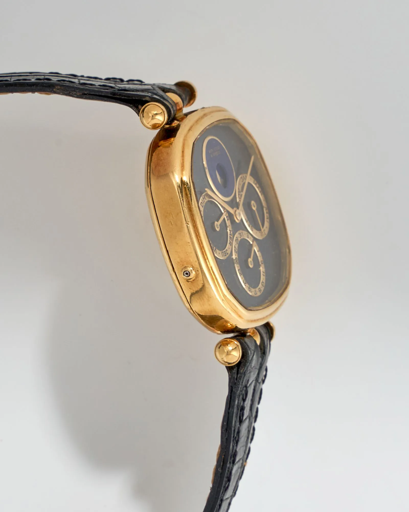 Gérald Genta Perpetual Calendar G.1988 32mm Yellow gold Black 7