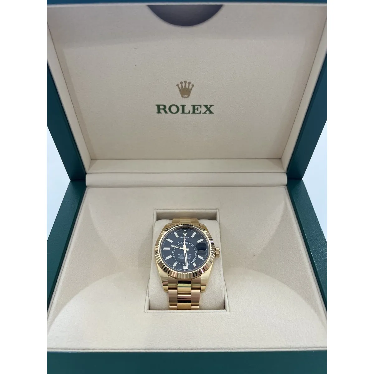 Rolex Sky-Dweller 326938 42mm Yellow gold Black 1