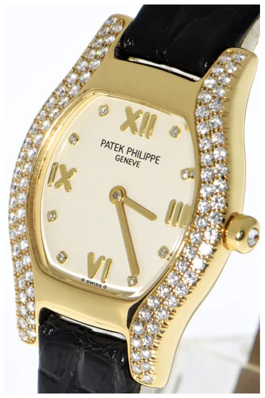 Patek Philippe Gondolo 4851 26mm Yellow gold Opal 2