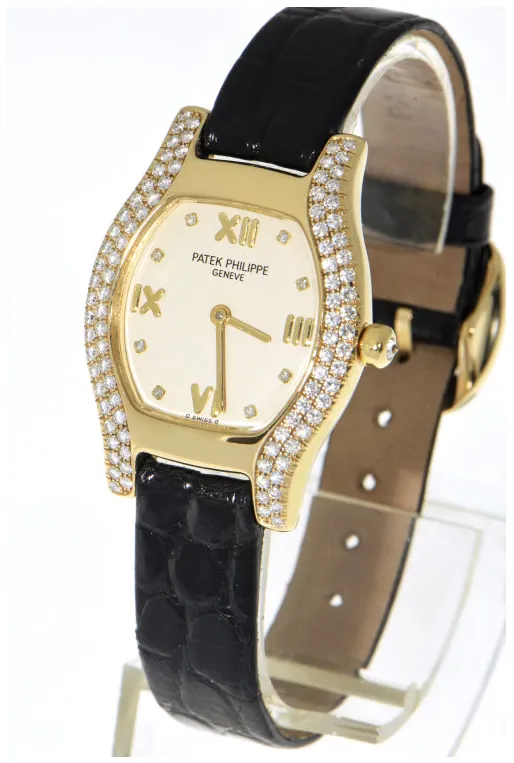 Patek Philippe Gondolo 4851 26mm Yellow gold Opal 3